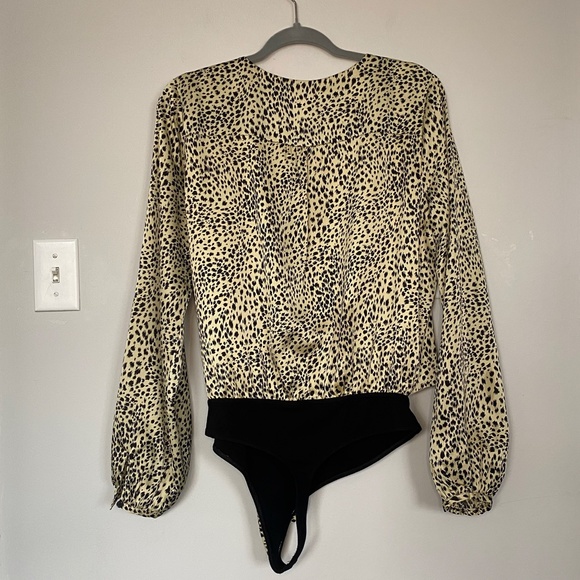 Lovers + Friends V-Neck Animal Print Bodysuit Size L - Picture 4 of 5